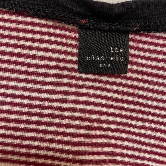 The Clas-sic size medium red and white striped v-neck t shirt - Picture 4 of 6